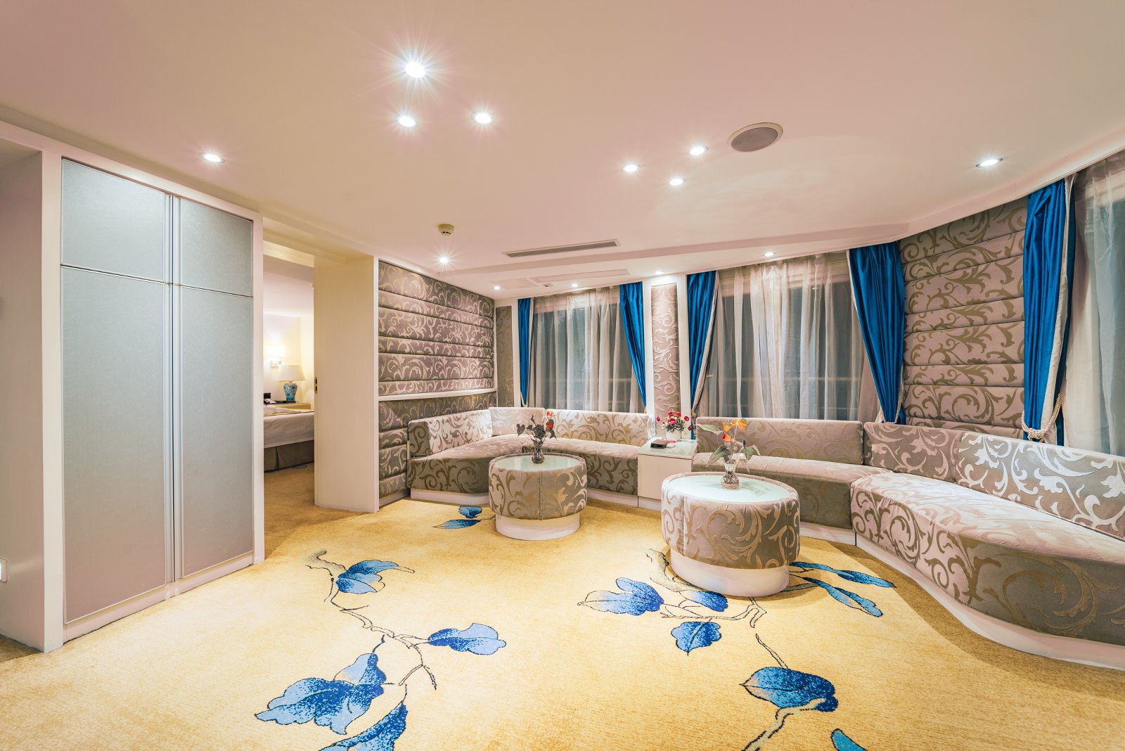Shangri-La Suite