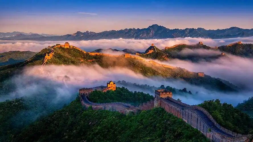 Great Wall mountain ridge path