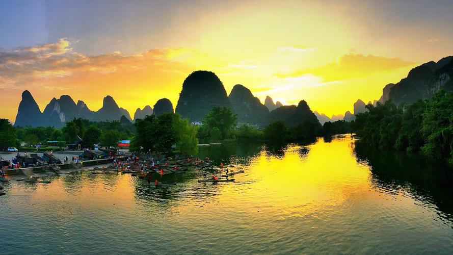 Li River karst peaks near Yangshuo