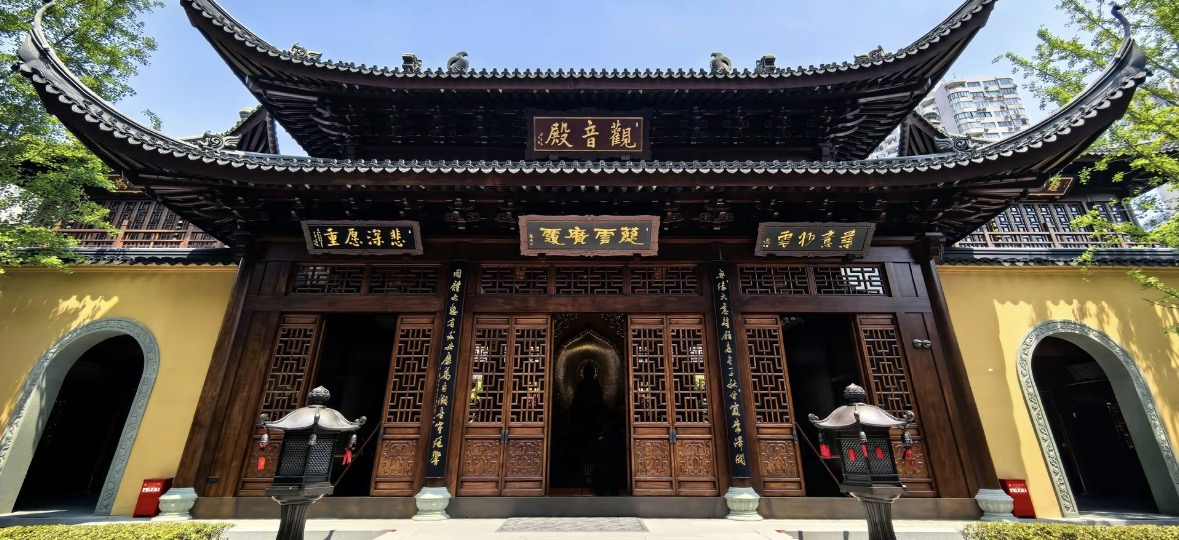 Jade Buddha Temple Hall