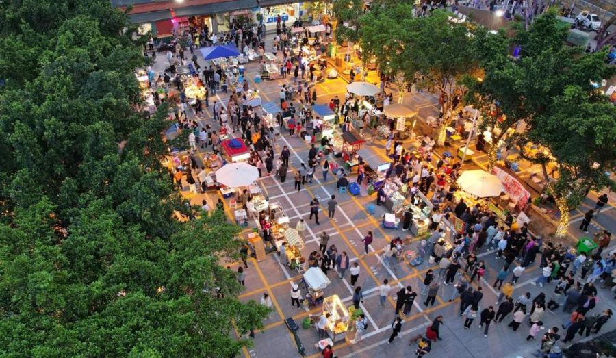 Late-Night Eats & Night Markets