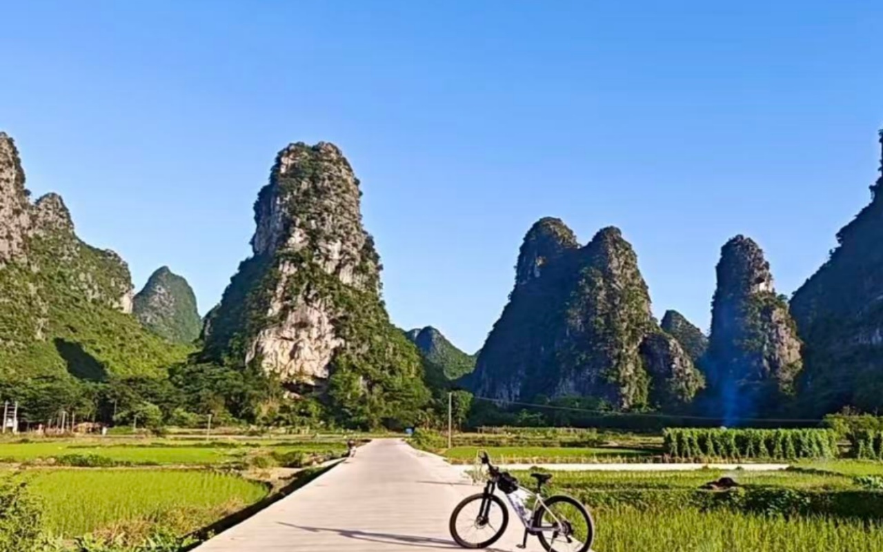 Yangshuo Countryside Biking & Rock Climbing