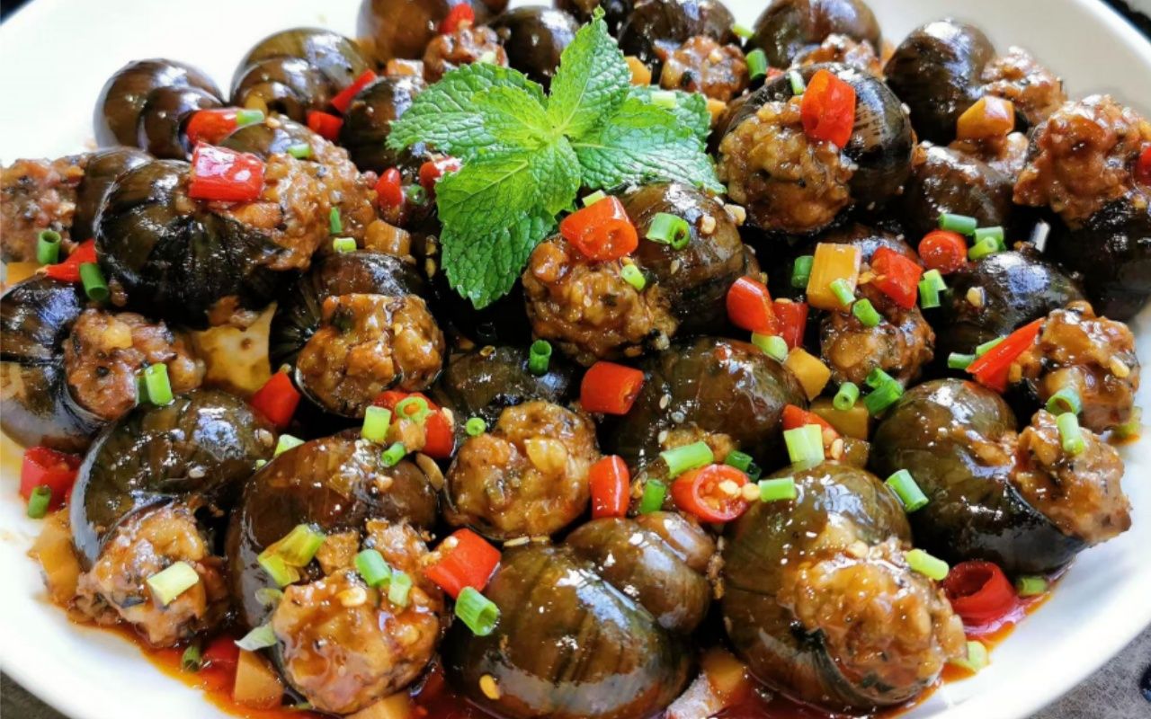 Stuffed River Snails (Tianluo)