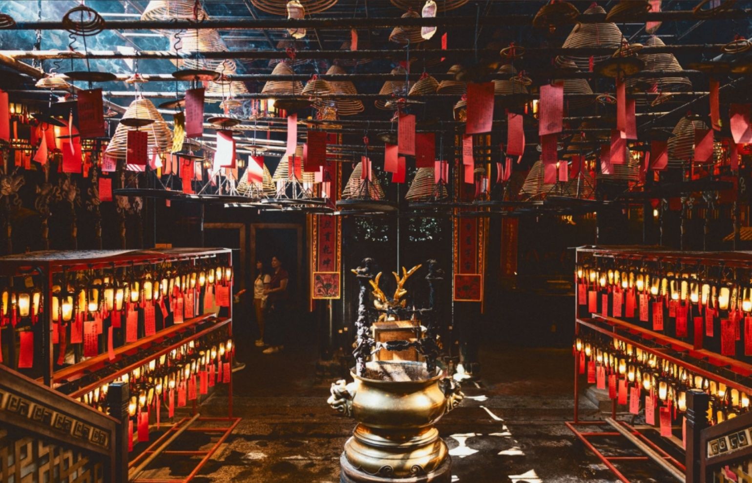 Man Mo Temple & Hollywood Road