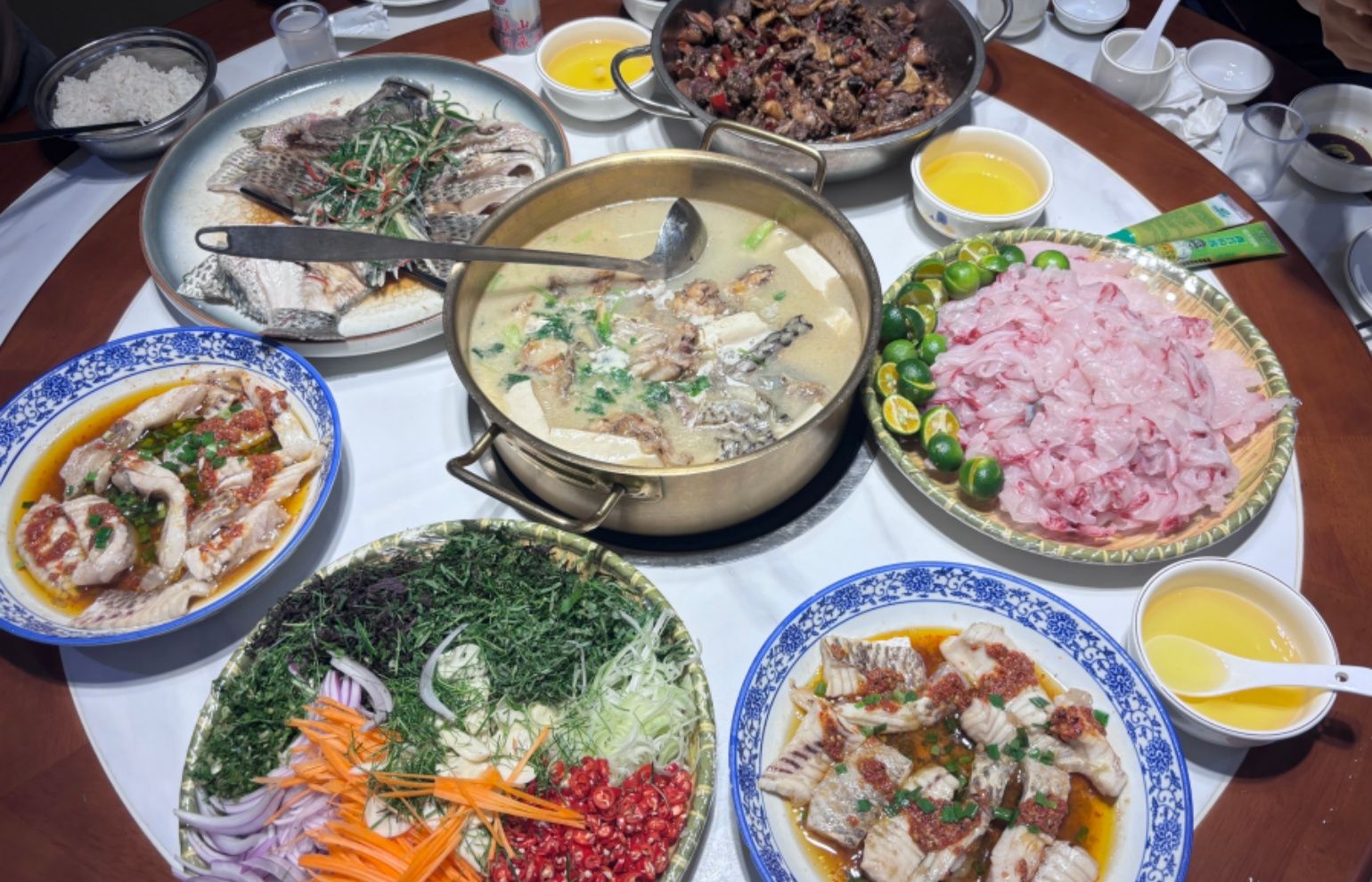 Yichang Local Fish Banquets