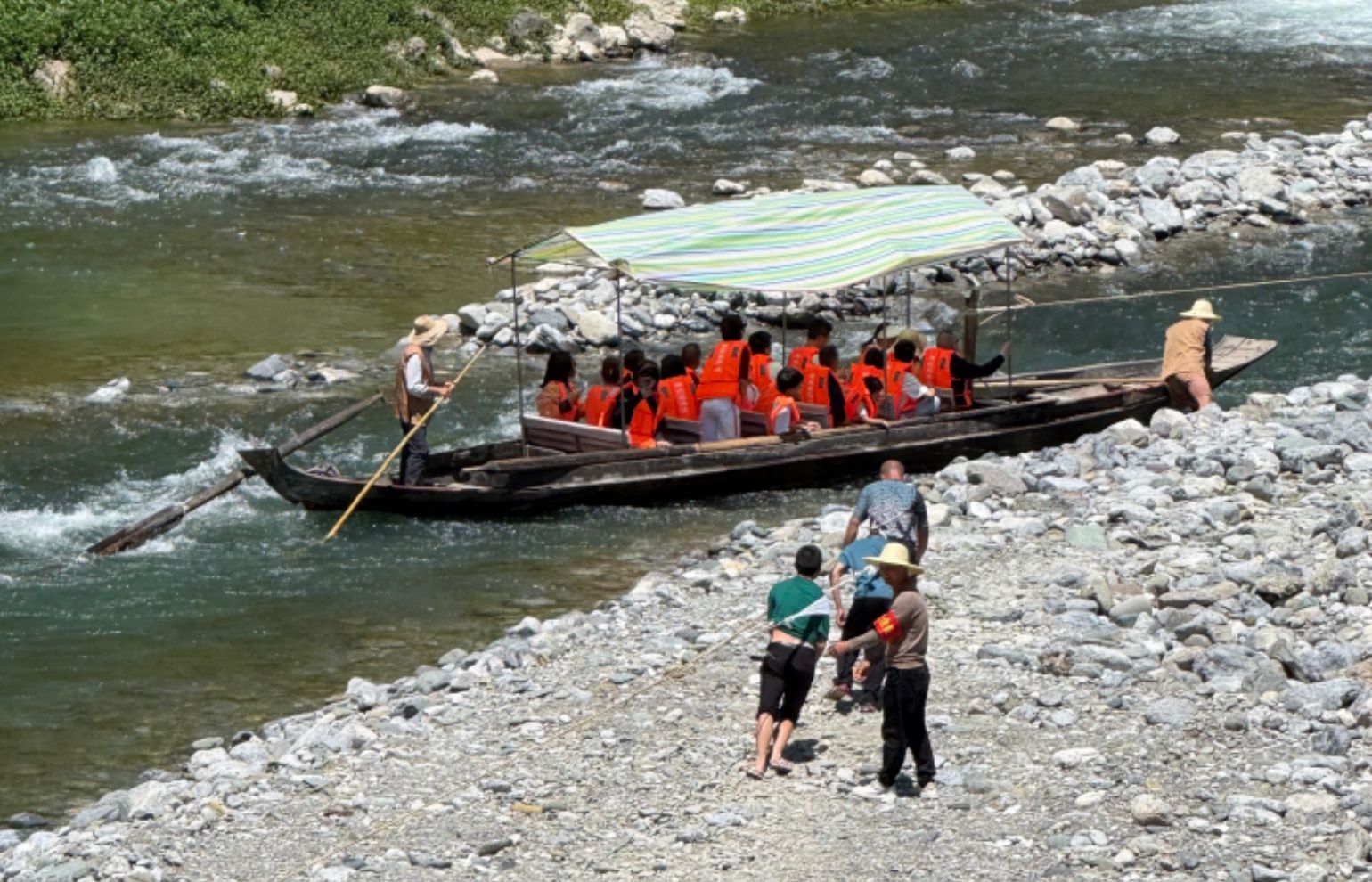 Shennong Stream Wooden Tracker Boats