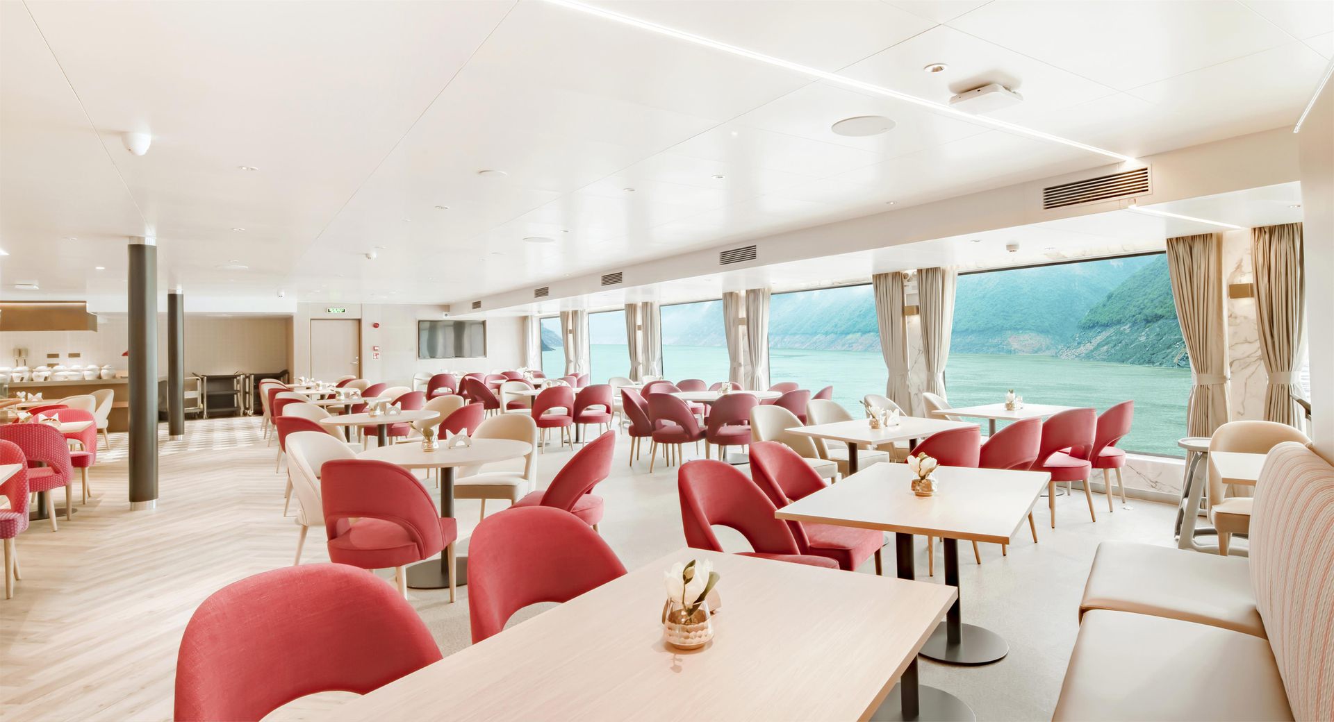 Double-deck Globe Restaurant
