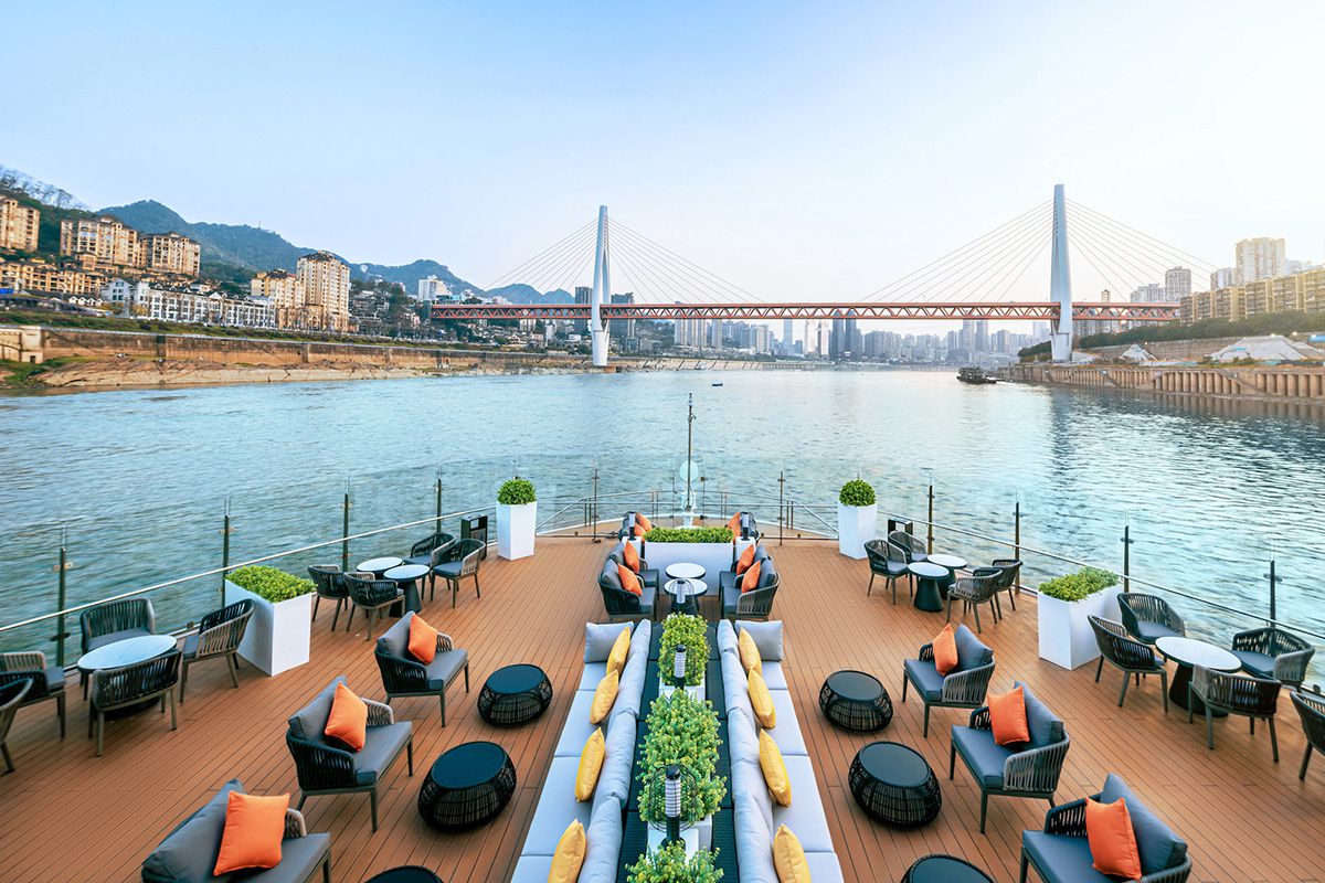 Oasis Club 3