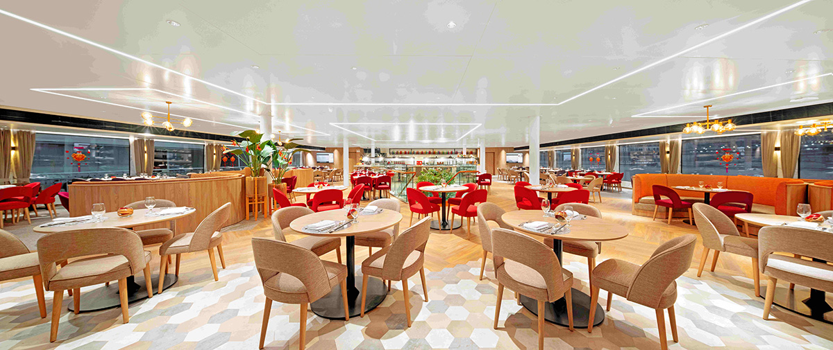 Double-deck Globe Restaurant – 2F