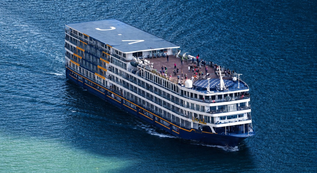 Victoria Anna cruise ship