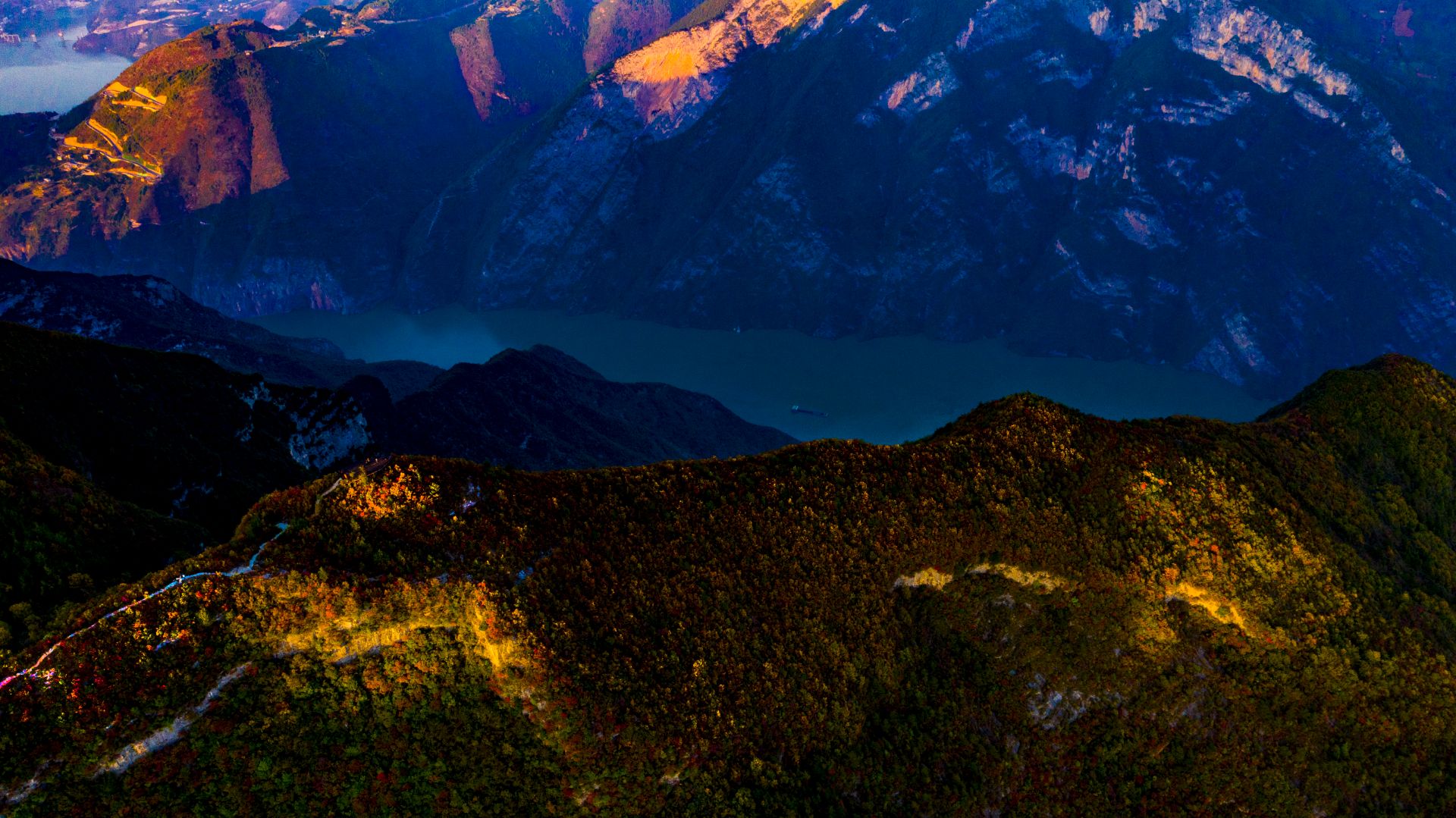 Peak of the Three Gorges