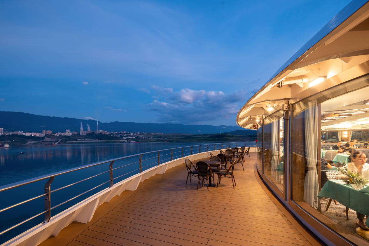Restaurant Deck